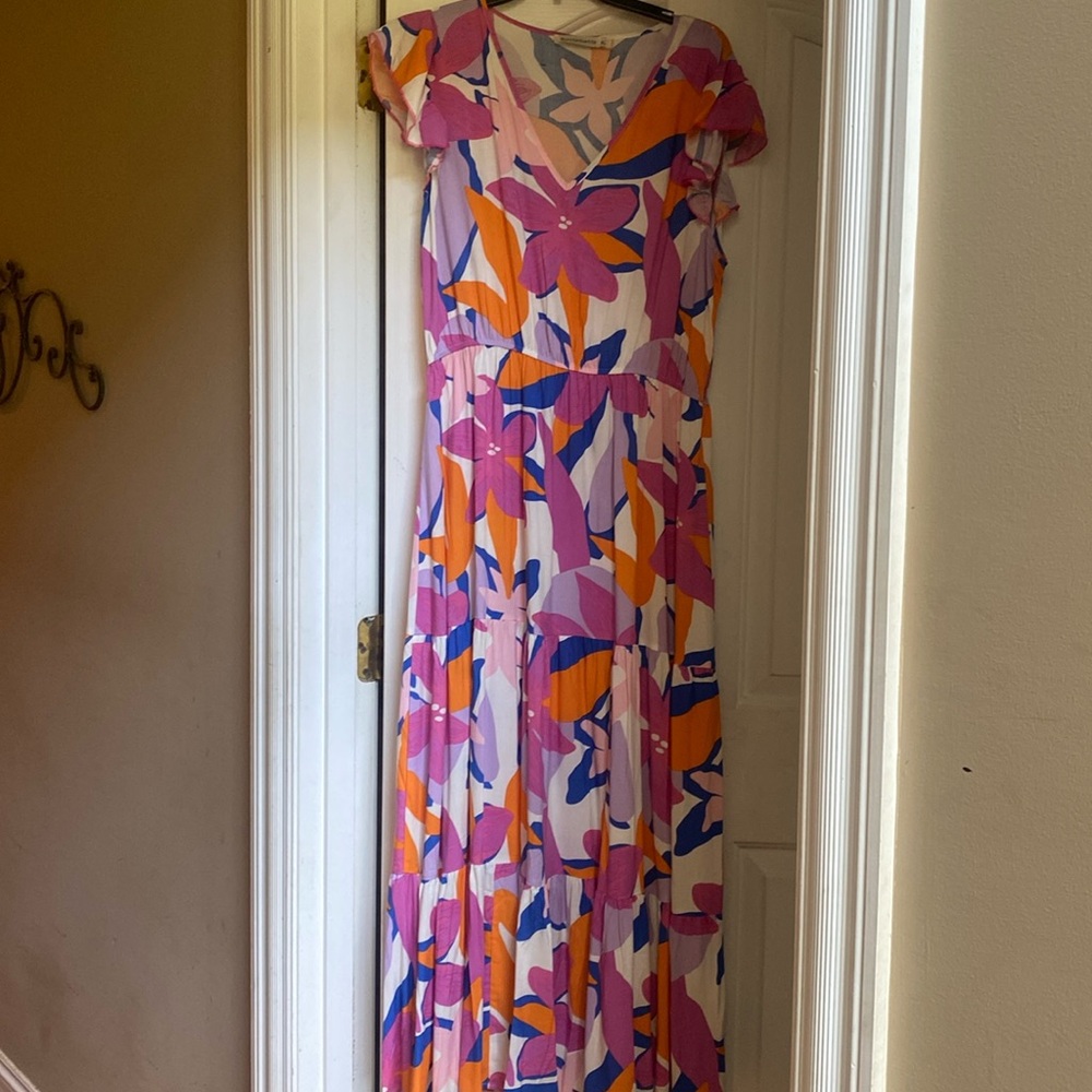Floral summer dress size clothes. Elastic waist.